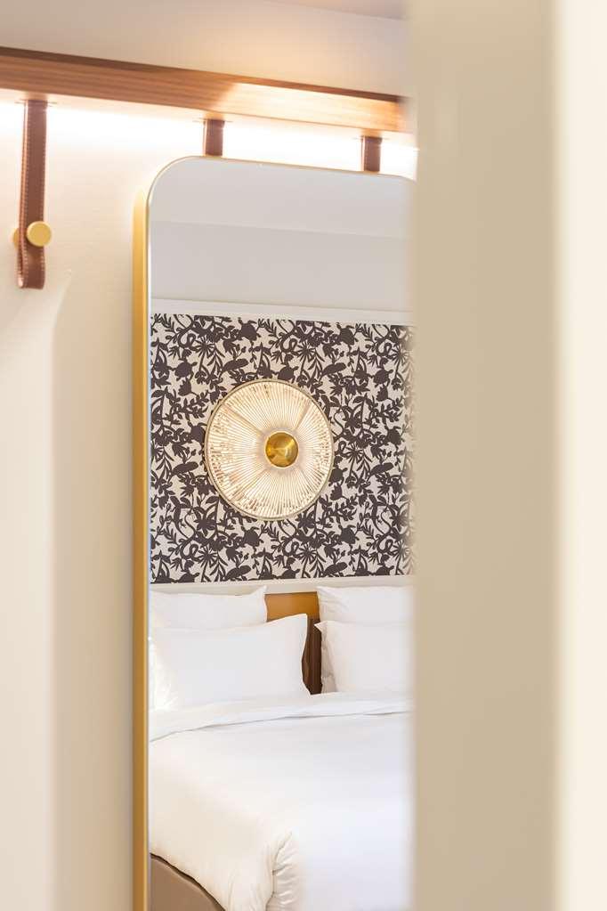 Yac Paris Clichy, A Member Of Radisson Individuals Hotel