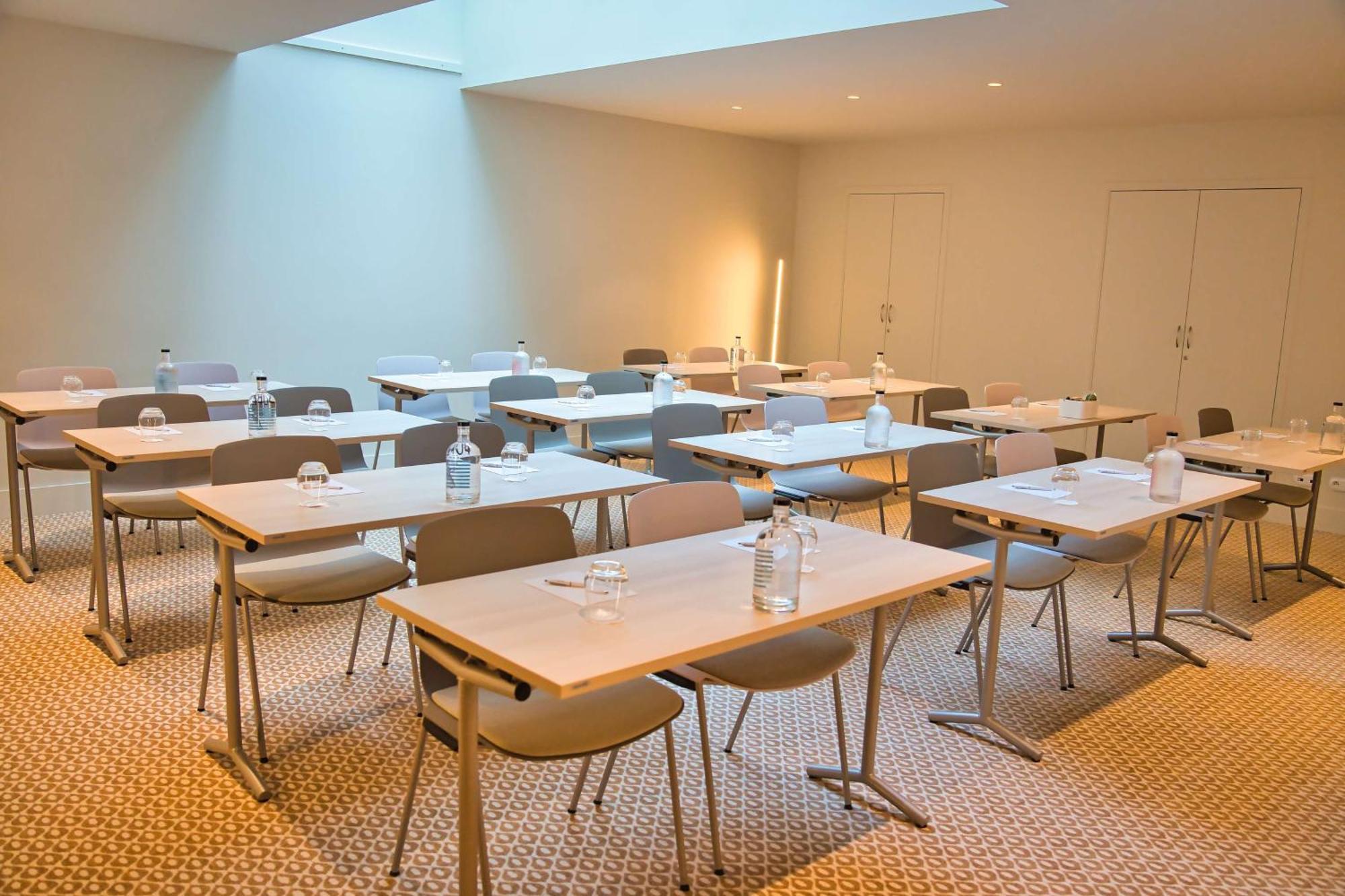 Yac Paris Clichy, A Member Of Radisson Individuals Hotel