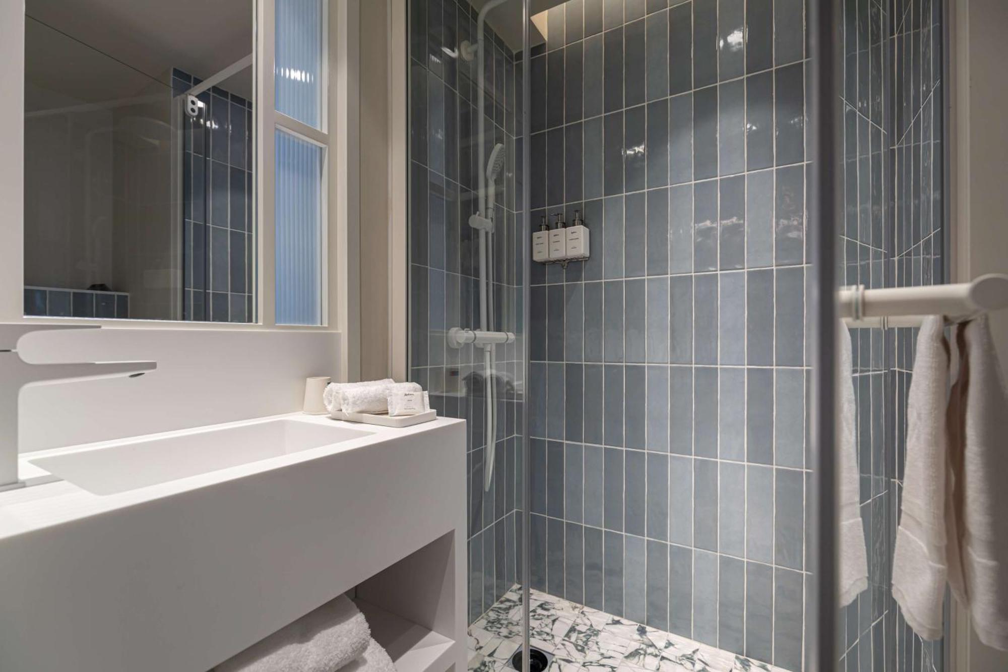 Yac Paris Clichy, A Member Of Radisson Individuals Hotel 4*